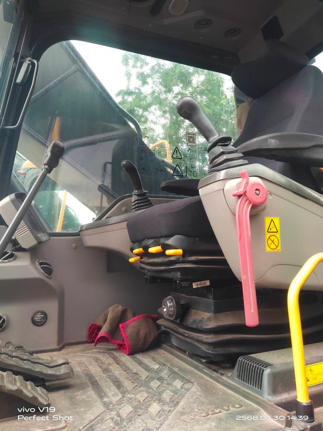 เข้าใหม่ ❗️ ไมล์ 29xx ช.ม ❗️ VOLVO EC210D ทุกระบบพร้อม เข้าใหม่ ❗️ ไมล์ 29xx ช.ม ❗️ VOLVO EC210D ทุกระบบพร้อม