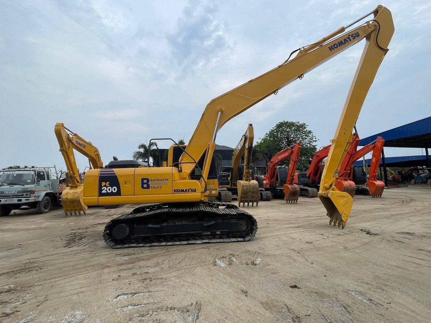 บุมยาว 16 เมตร ❗️ เล่มทะเบียน PC200-8 ช่วงล่างดี เครื่อง-ปั้มดี บุมยาว 16 เมตร ❗️ เล่มทะเบียน PC200-8 ช่วงล่างดี เครื่อง-ปั้มดี