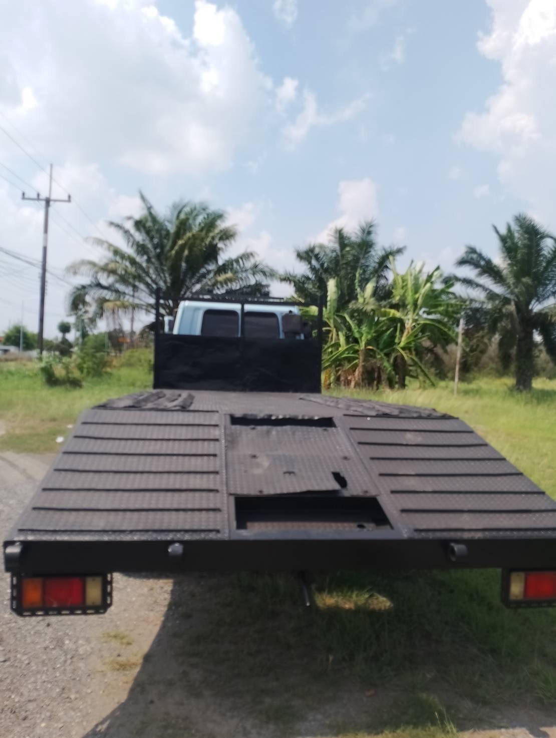 6ล้อ ISUZU ท้ายลาด 160 แรง ปี 2532 ม.79 ยาว 6.40.เมตร 6ล้อ ISUZU ท้ายลาด 160 แรง ปี 2532 ม.79 ยาว 6.40.เมตร