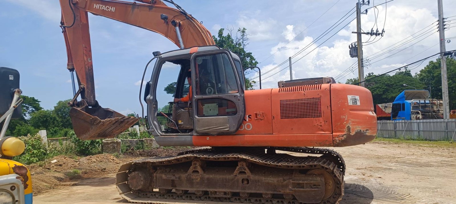 Hitachi Zx200-1 รถพร้อมใช้งาน