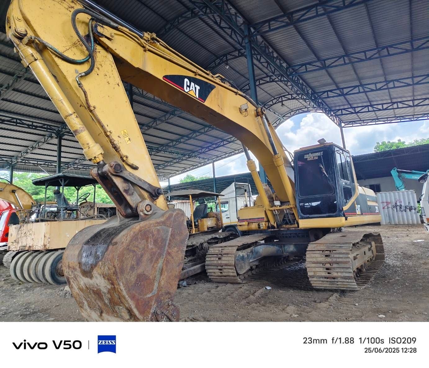 CAT325 ไฟฟ้าครบ เช็กระบบ แก้รั่วไหล เปลี่ยนถ่ายของ CAT325 ไฟฟ้าครบ เช็กระบบ แก้รั่วไหล เปลี่ยนถ่ายของ