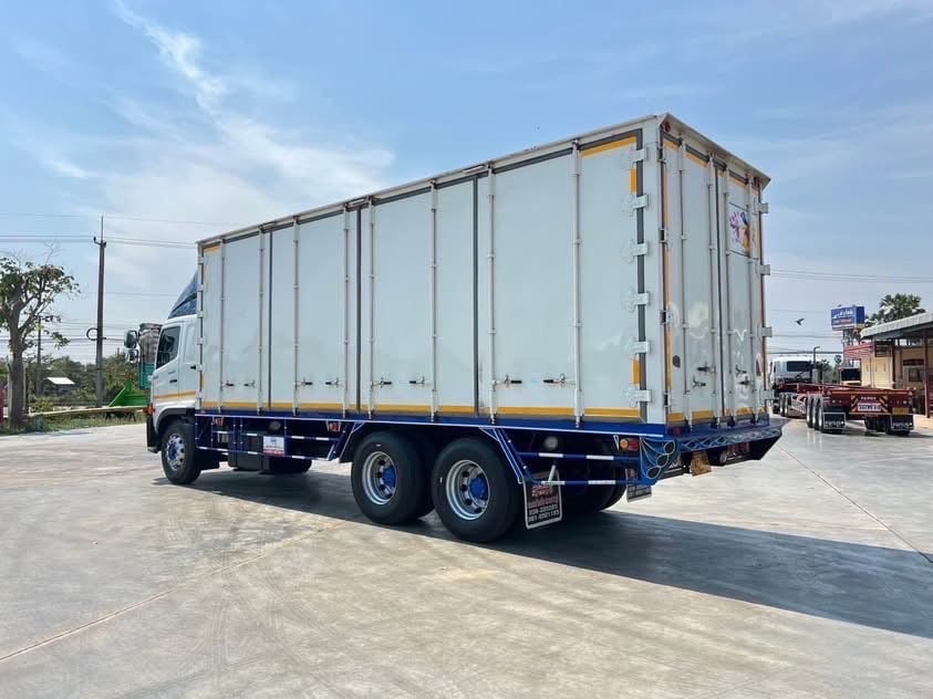 10ล้อ HINO FL8J 260 แรง ตู้แห้ง 10 บาน