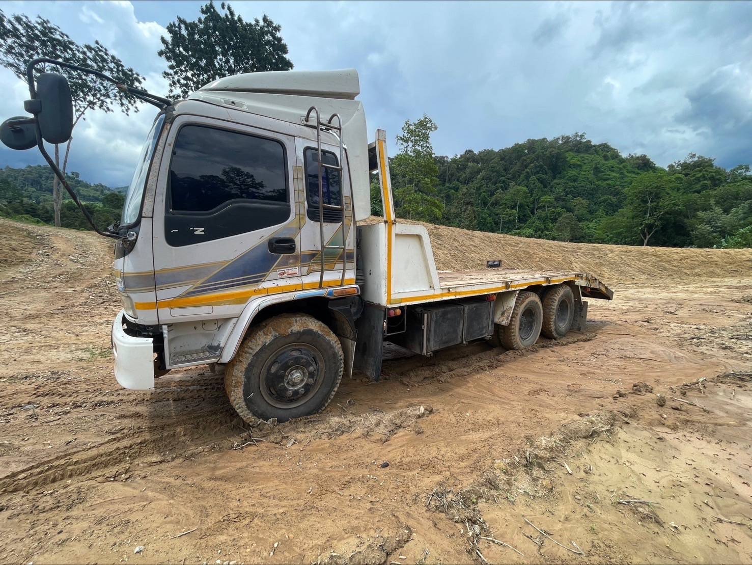 10ล้อ ISUZU FVZ33M-195 แรง 2 เพลา เครื่องเกียร์ดี บรรทุกรถ 10ล้อ ISUZU FVZ33M-195 แรง 2 เพลา เครื่องเกียร์ดี บรรทุกรถ
