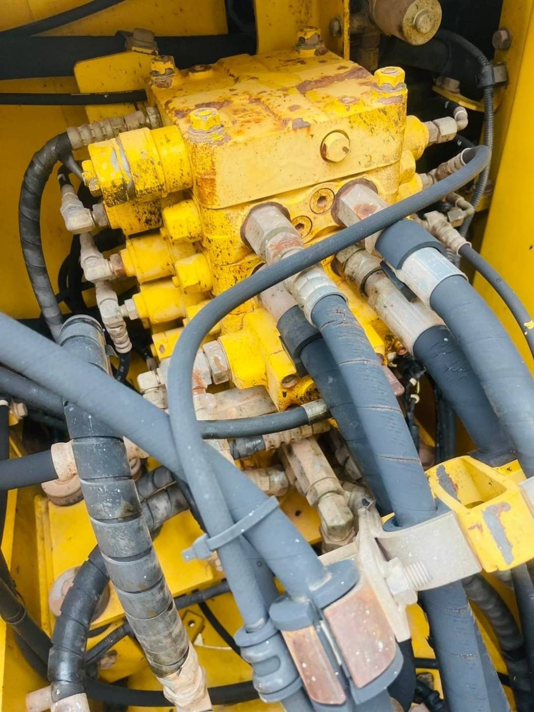 ขายด่วน
Komatsu PC200-8MO
ไมล์ ชม. 9000