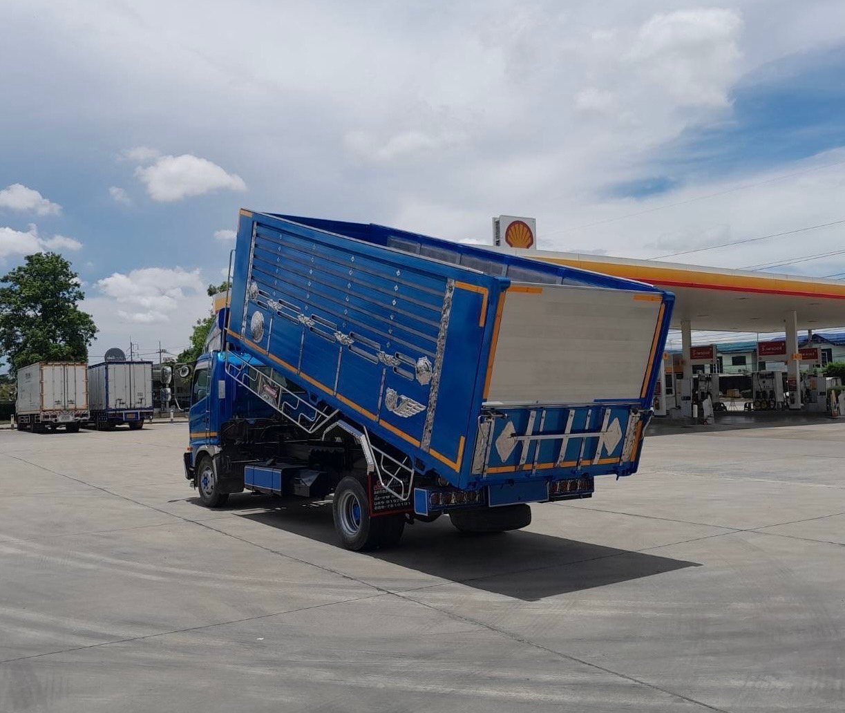 NEW FC9J 210 เเรง ดั้มพ์ปีเนี่ยยมเกษตรพื้นสแตนเหล็ด NEW FC9J 210 เเรง ดั้มพ์ปีเนี่ยยมเกษตรพื้นสแตนเหล็ด