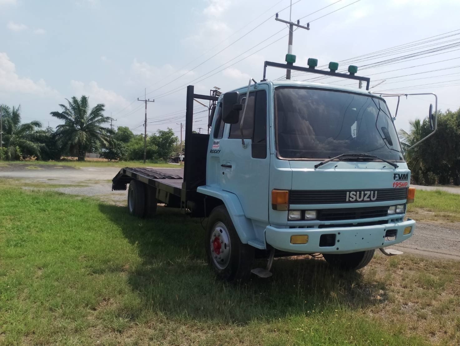 6ล้อ ISUZU ท้ายลาด 160 แรง ปี 2532 ม.79 ยาว 6.40.เมตร 6ล้อ ISUZU ท้ายลาด 160 แรง ปี 2532 ม.79 ยาว 6.40.เมตร