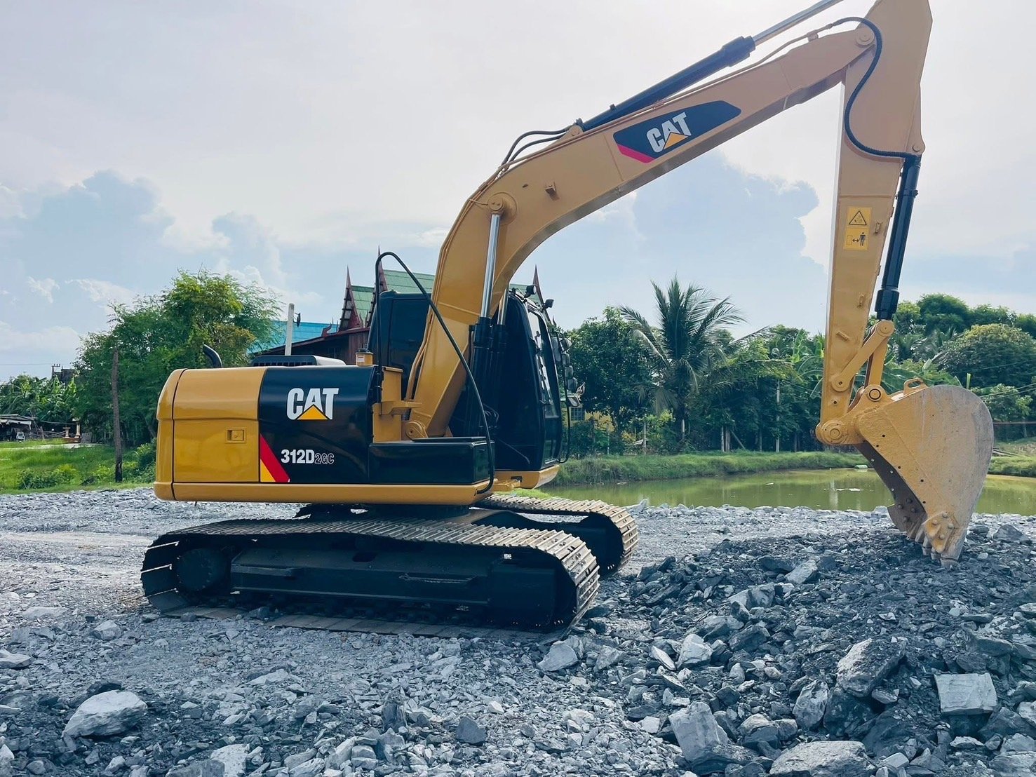 CAT312D2GC ( รับปะกันสินค้า ) ไฟ้าครบ ระบบดีมาก เครื่องปั้มแห้ง