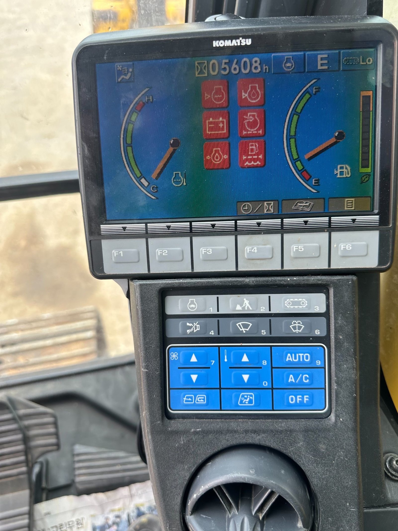 KOMATSU PC160-8 
ทำงาน 5600 ซม
