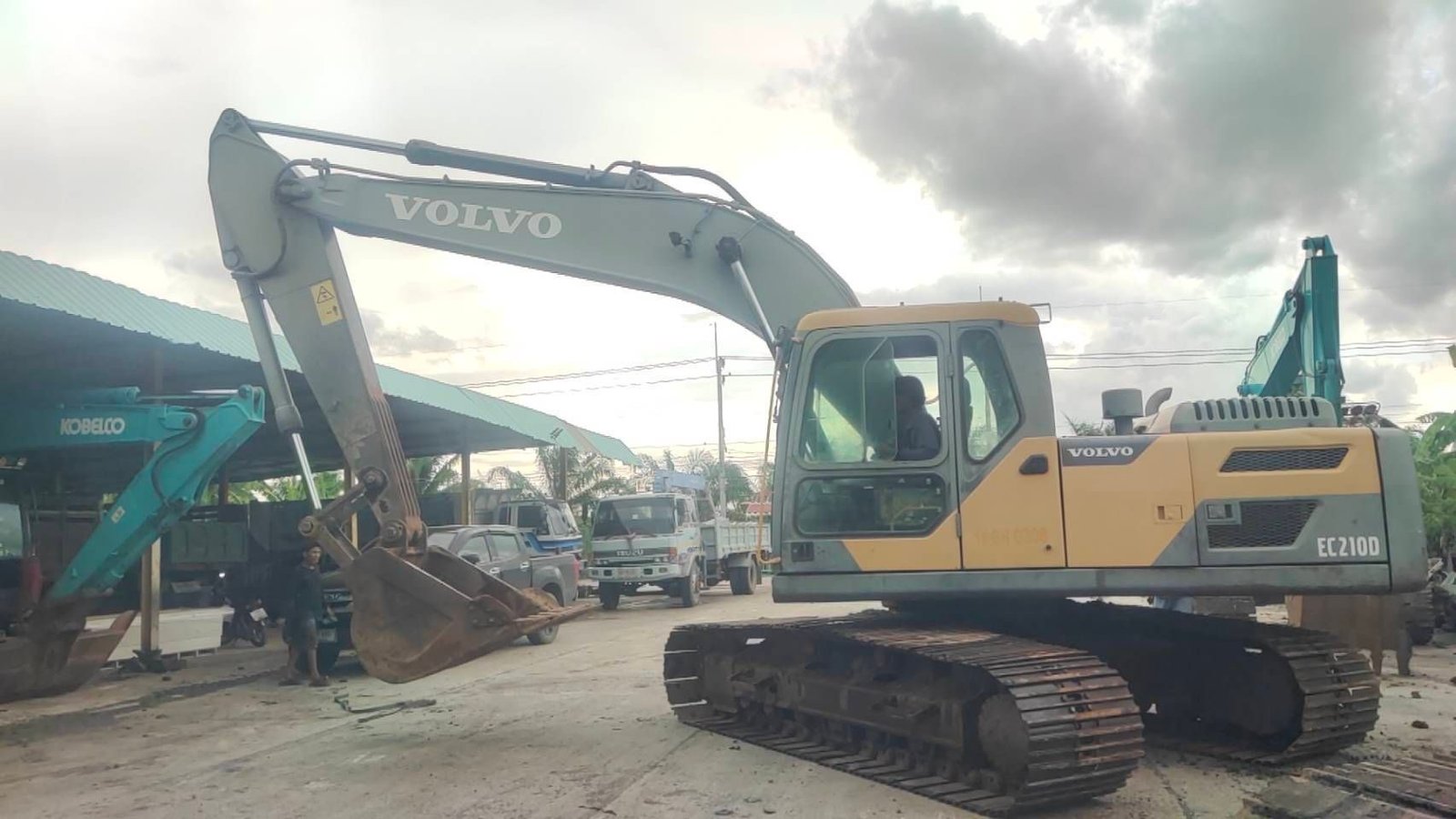 VOLVO EC210D ไมล์ ช.ม 93xx เครื่องดีไม่มีไอ ปั้มดี