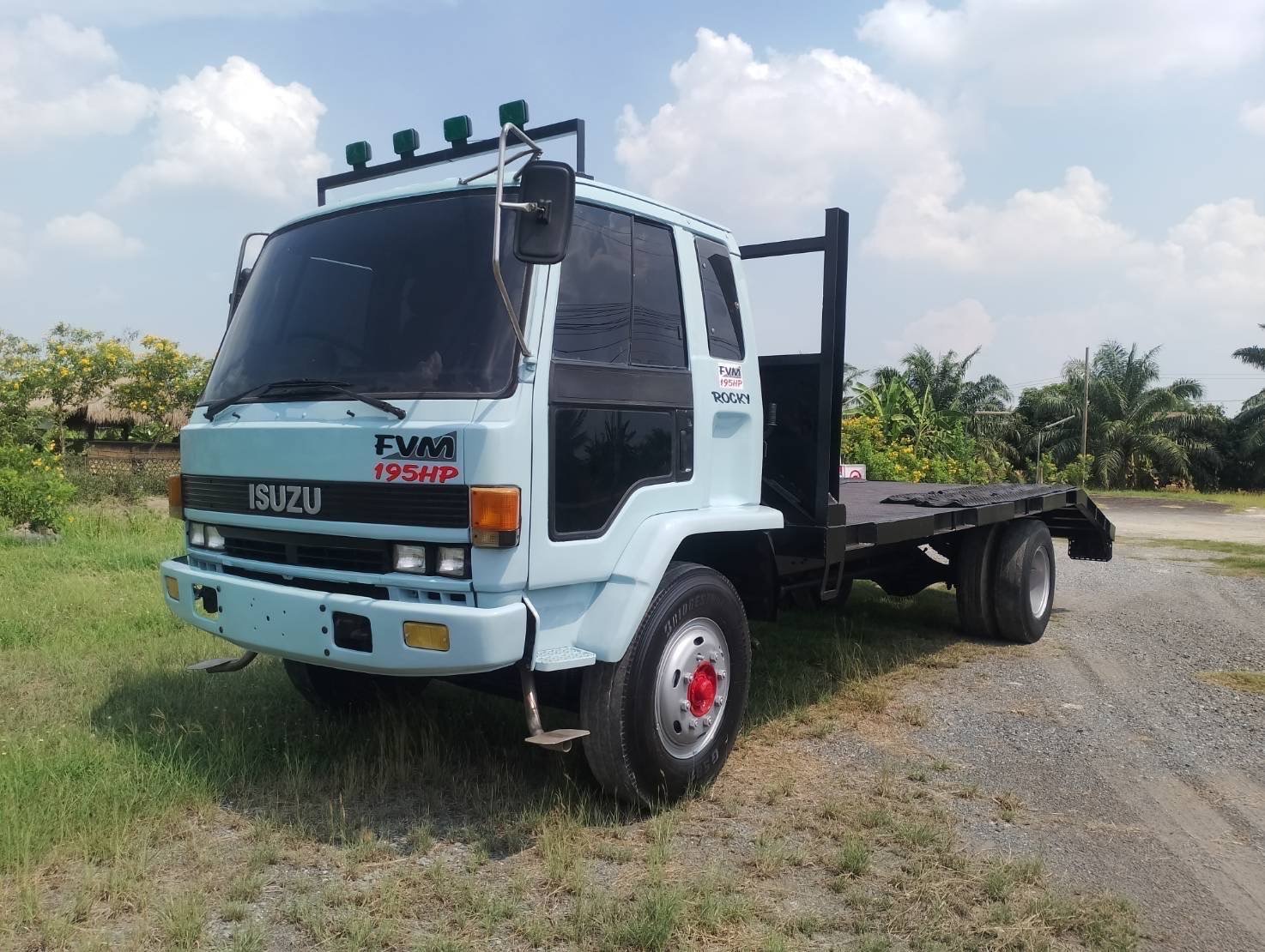 6ล้อ ISUZU 160 แรง ท้ายลาดบรรทุกแบคโฮ