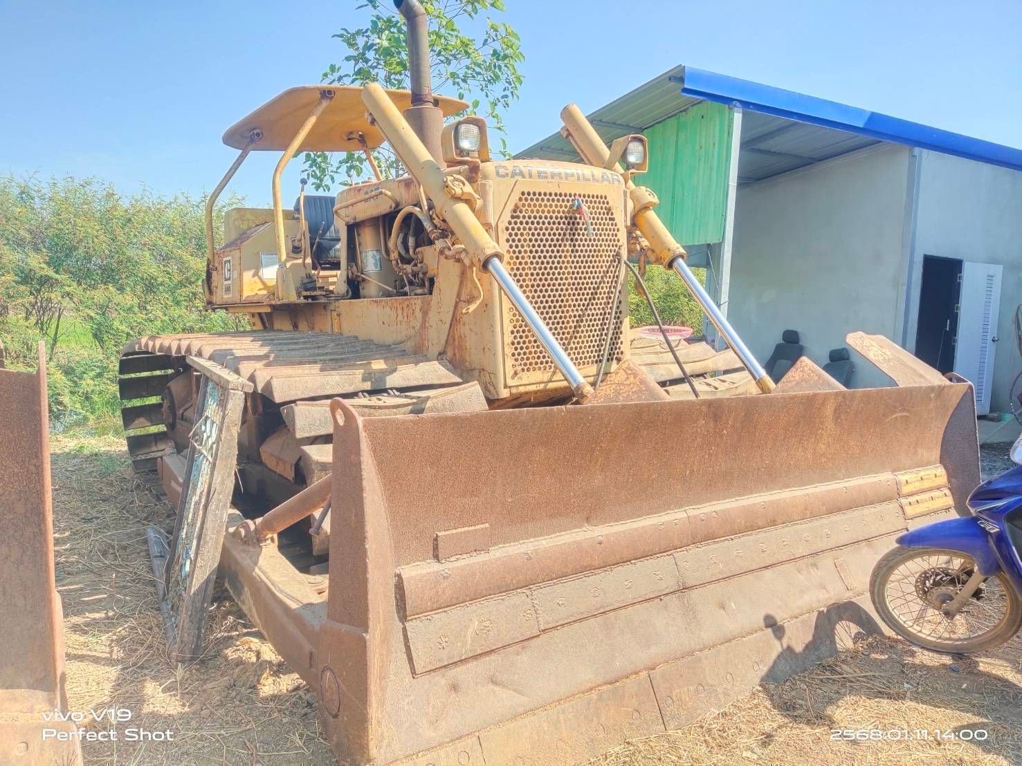 แทรกเตอ ร์CATERPILLAR D6D พิมนิยม แข็งแรงทนทาน