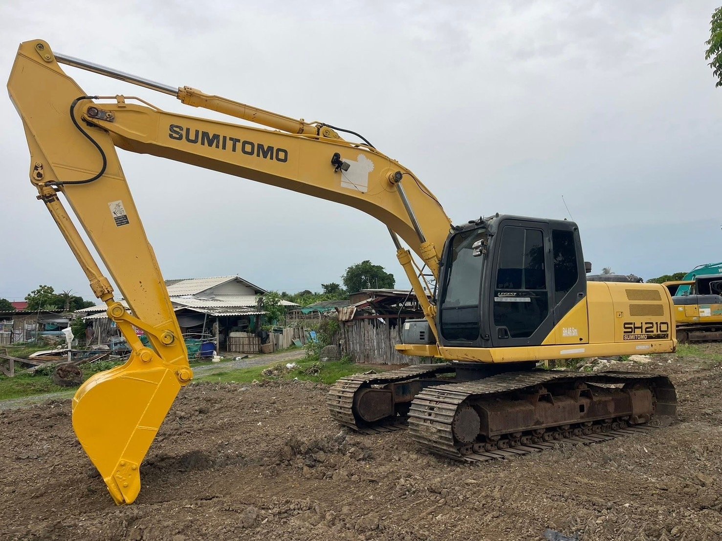 SH210F-5 ไฟฟ้าครบ ระบบดี เครื่อง-ปั๊มแห้ง SH210F-5 ไฟฟ้าครบ ระบบดี เครื่อง-ปั๊มแห้ง