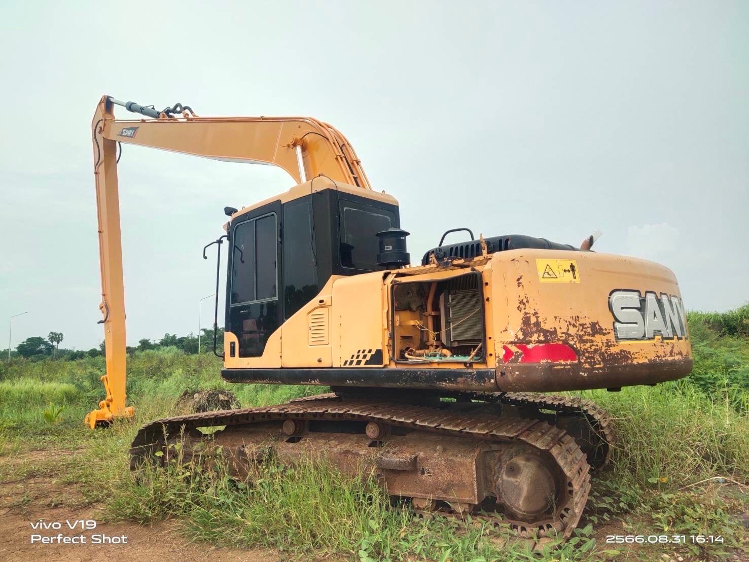 ขายด่วน
SANY SY215Cชั่วโมง 11000