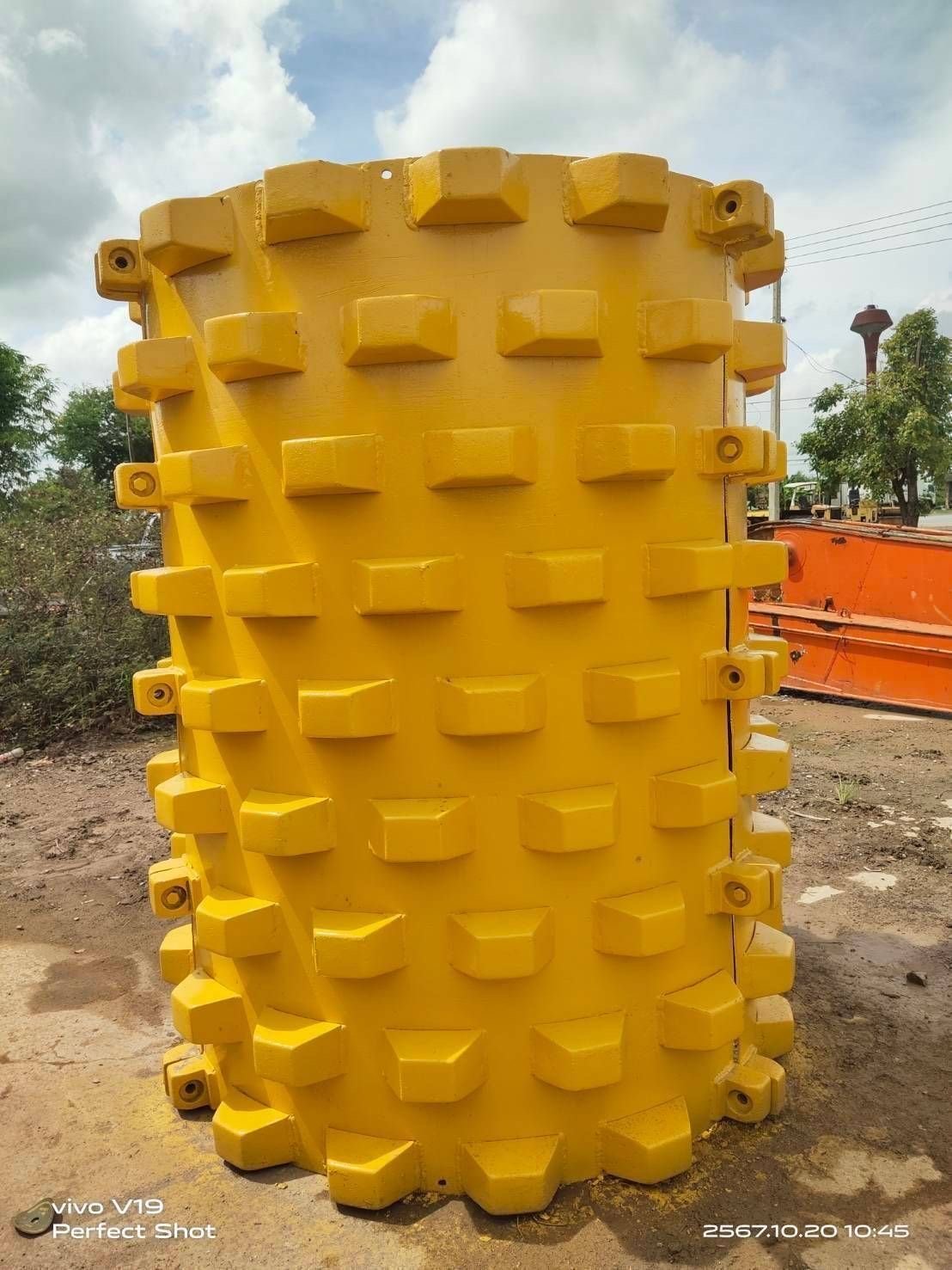 ขายเปือกหนาม ถอดจากรุ่น 213D-3 BOMAG ขายเปือกหนาม ถอดจากรุ่น 213D-3 BOMAG