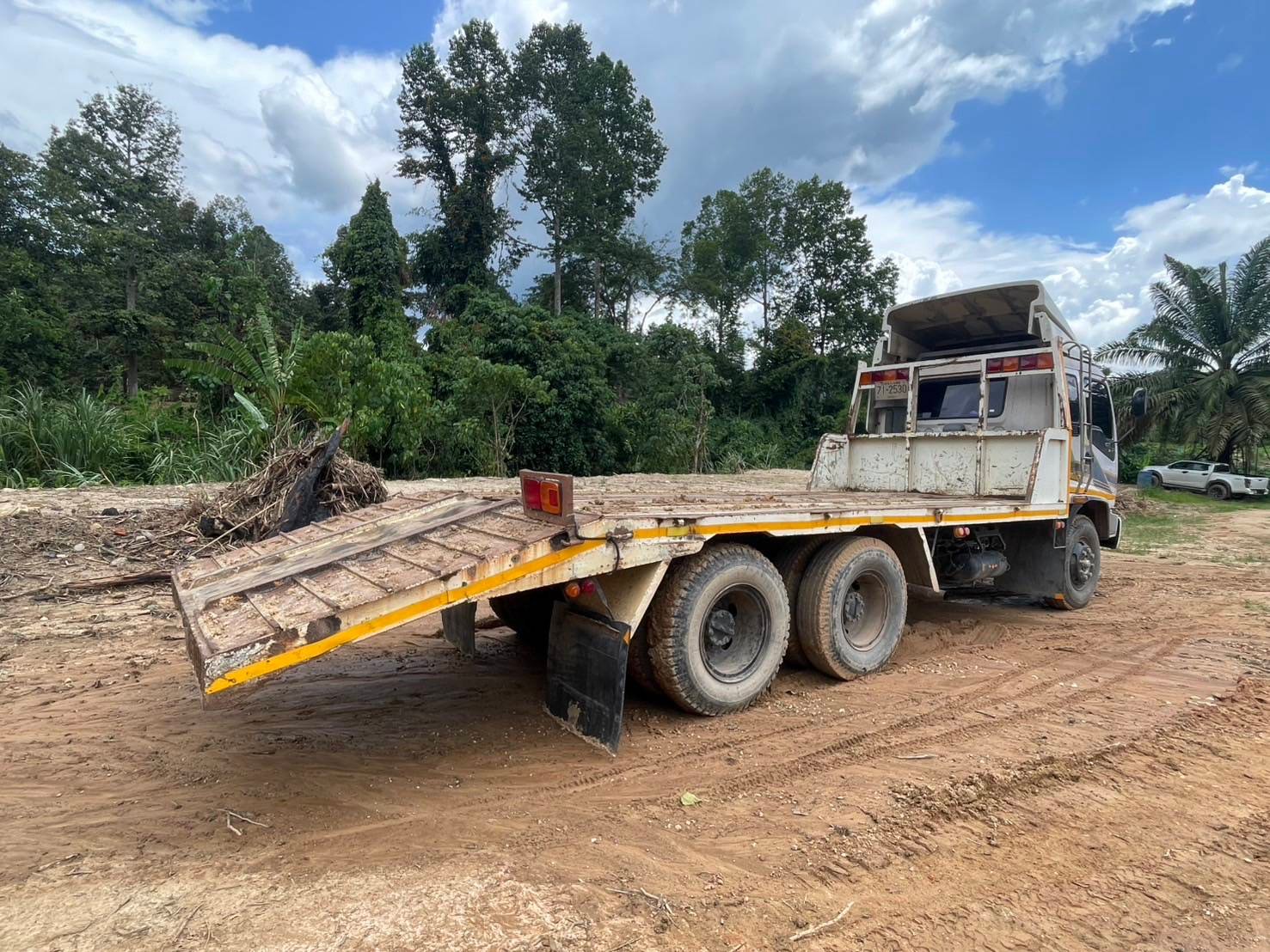 10ล้อ ISUZU FVZ33M-195 แรง 2 เพลา เครื่องเกียร์ดี บรรทุกรถ