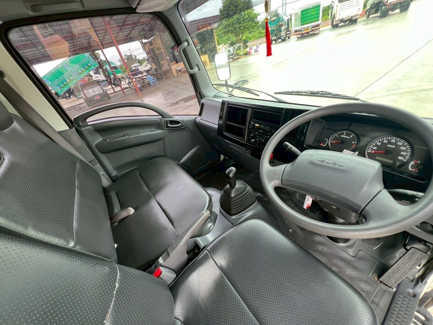 4ล้อ NEW NLR 130 เเรง ตู้เเห้ง 2 บาน ยาวใน 3.30