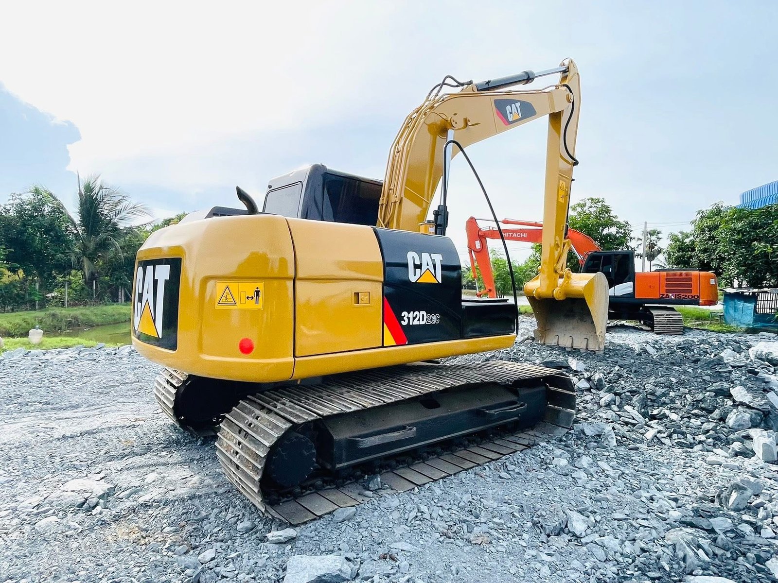 CAT312D2GC ( รับปะกันสินค้า ) ไฟ้าครบ CAT312D2GC ( รับปะกันสินค้า ) ไฟ้าครบ