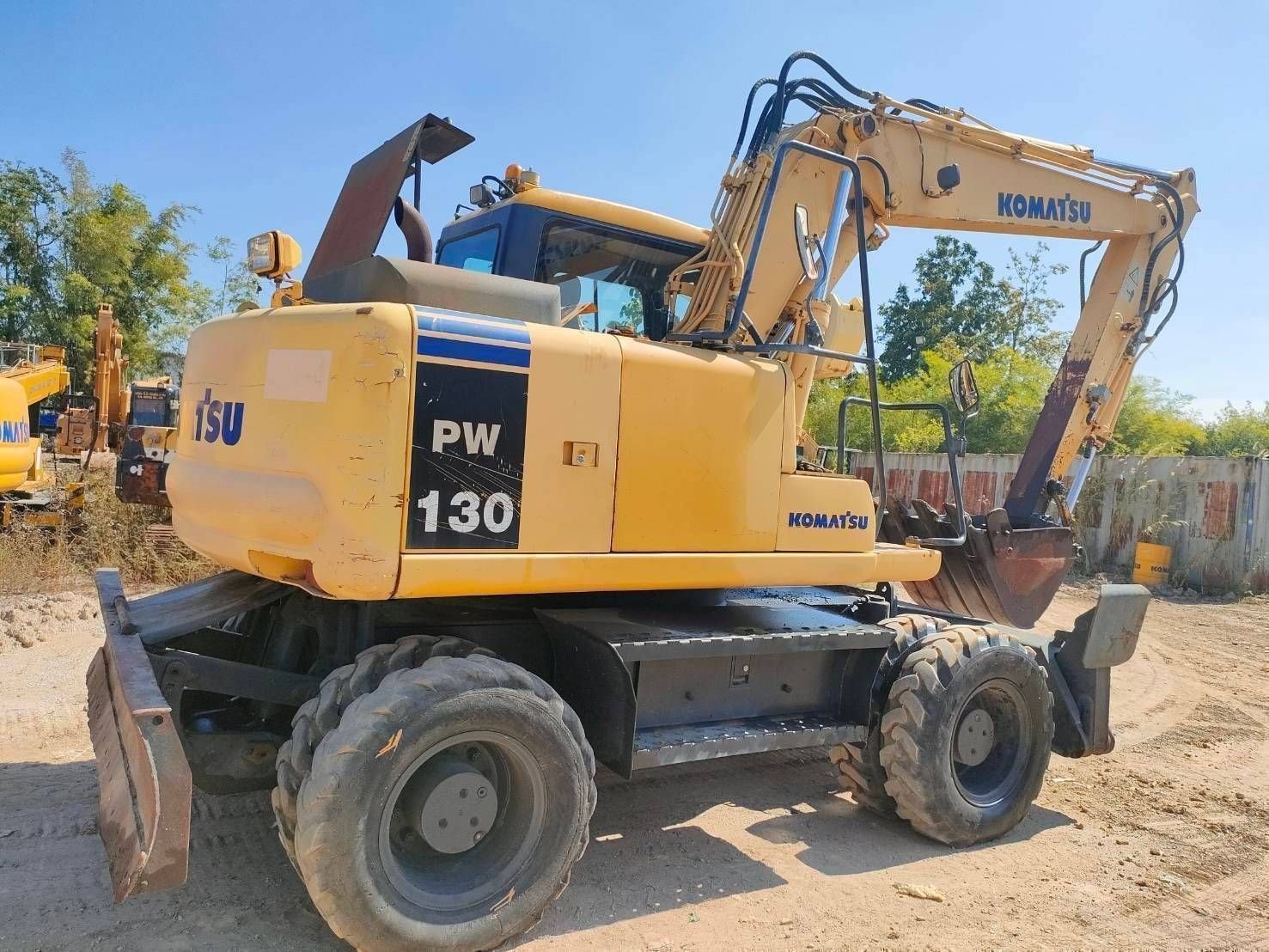 แบคโฮล้อยาง
PW130-7 นำเข้า แบคโฮล้อยาง
PW130-7 นำเข้า