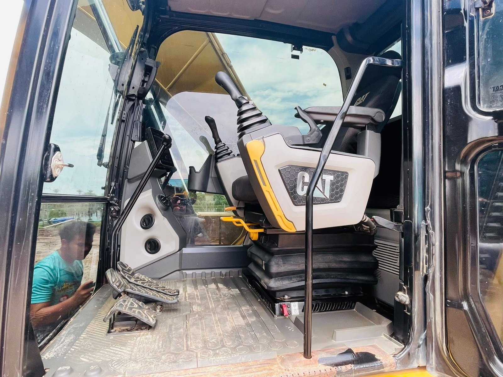 CAT320DGC ( เครื่อง 4 สุป )ปะหยัดน้ำมัน ระบบดีมาก CAT320DGC ( เครื่อง 4 สุป )ปะหยัดน้ำมัน ระบบดีมาก