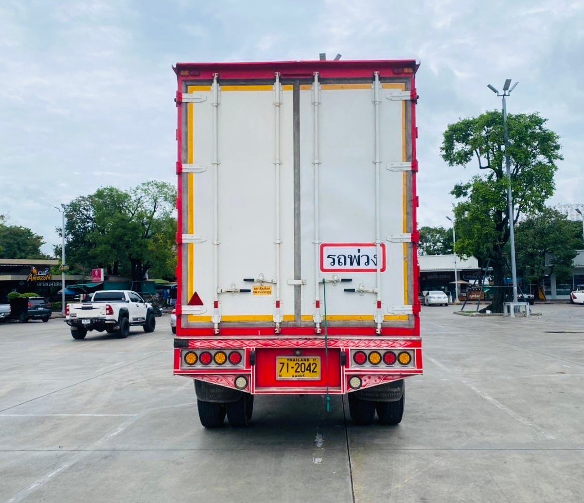 ลูกพ่วงตู้ 10 บาน ยาว 7.70 เมตร ลูกพ่วงตู้ 10 บาน ยาว 7.70 เมตร