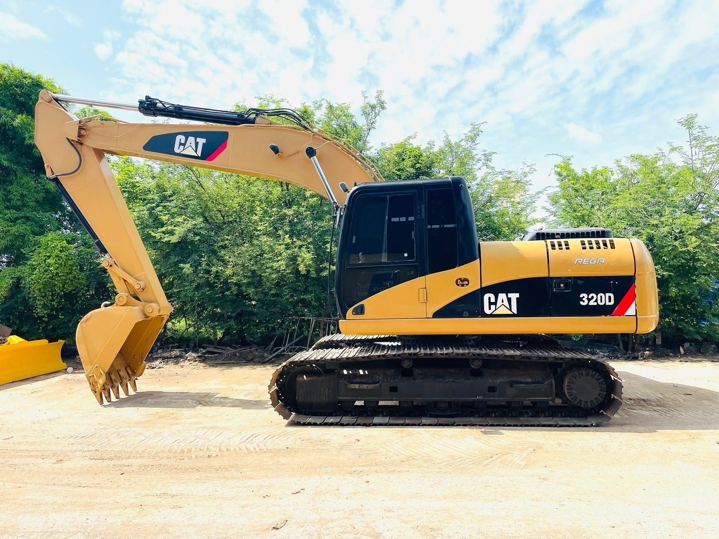 CAT320D กะบอกดำ (เก่าญี่ปุ่น) เครื่องปั้มแห้งสวย