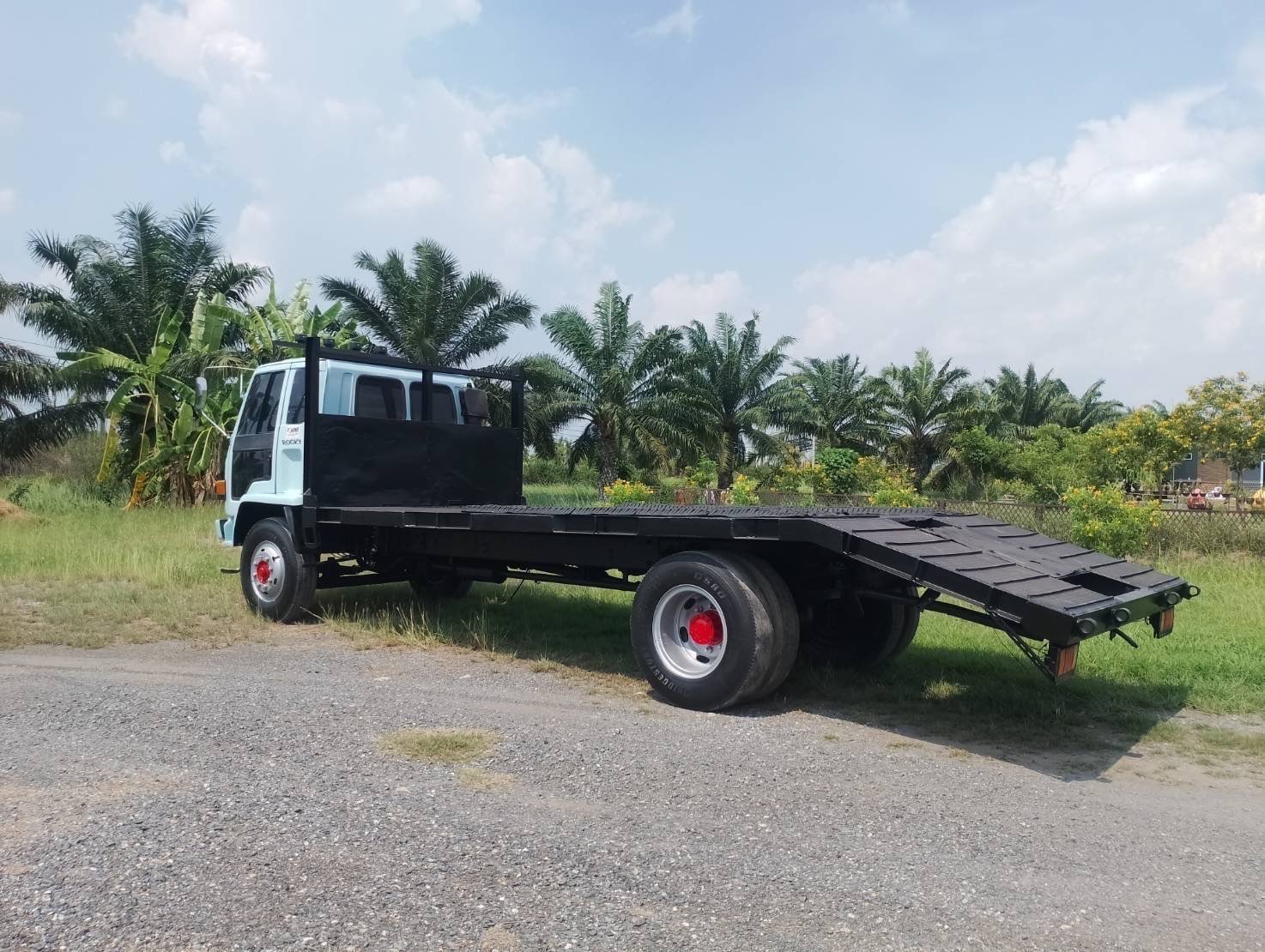 6ล้อ ISUZU ท้ายลาด 160 แรง ปี 2532 ม.79 ยาว 6.40.เมตร 6ล้อ ISUZU ท้ายลาด 160 แรง ปี 2532 ม.79 ยาว 6.40.เมตร