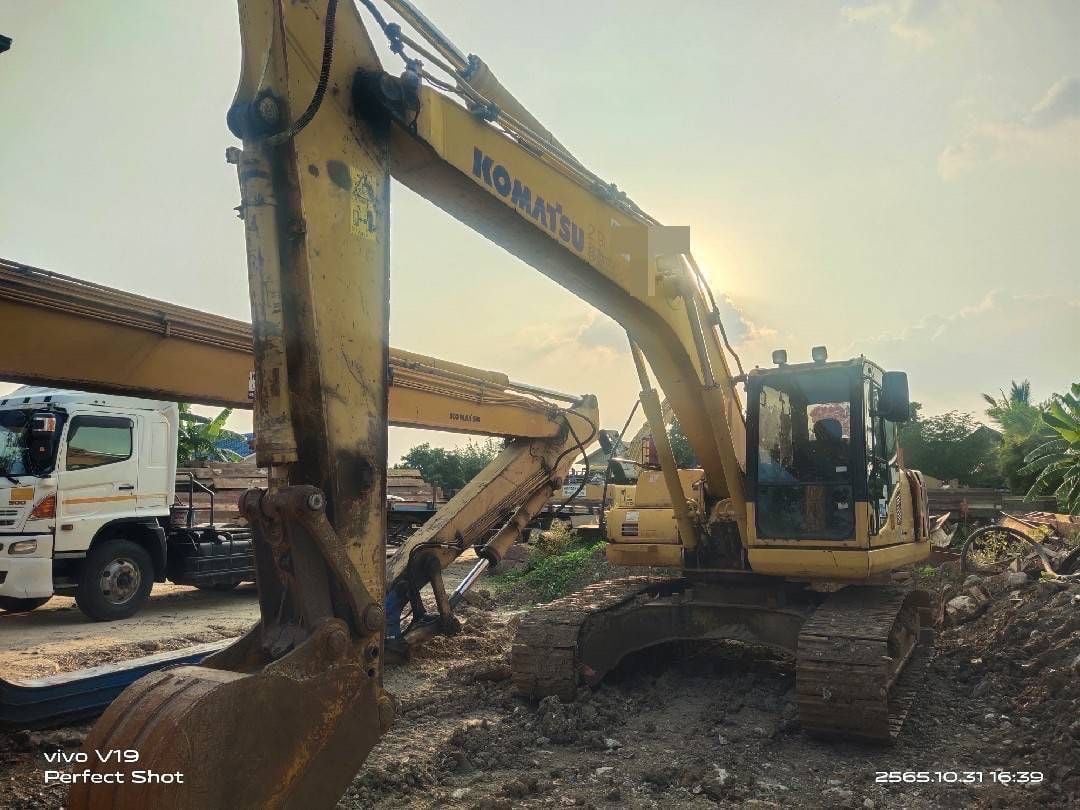 KOMATSU PC200--8-AC (รถนำเข้า)