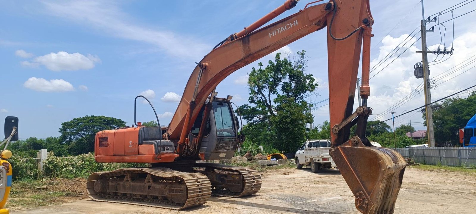 Hitachi Zx200-1 รถพร้อมใช้งาน Hitachi Zx200-1 รถพร้อมใช้งาน