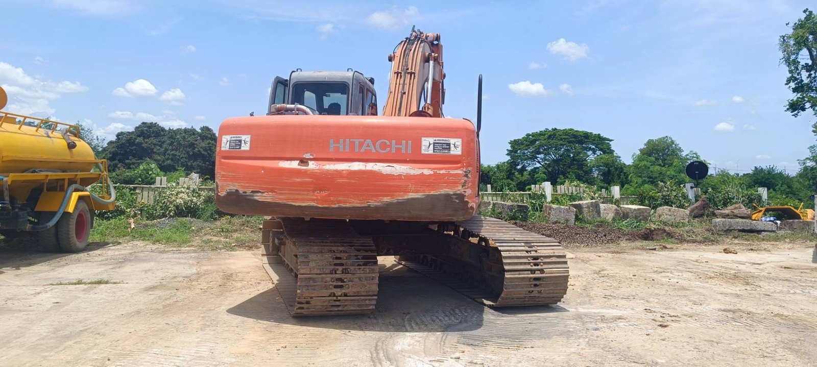 Hitachi Zx200-1 รถพร้อมใช้งาน Hitachi Zx200-1 รถพร้อมใช้งาน