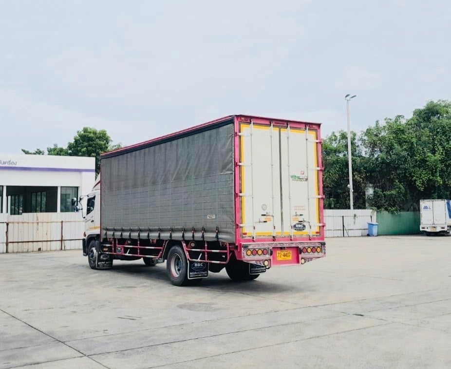 6 ล้อ HINO FG8J 240 แรง ตู้ผ้าใบ ยาว 7.80 เมตร อู่ BBC 6 ล้อ HINO FG8J 240 แรง ตู้ผ้าใบ ยาว 7.80 เมตร อู่ BBC