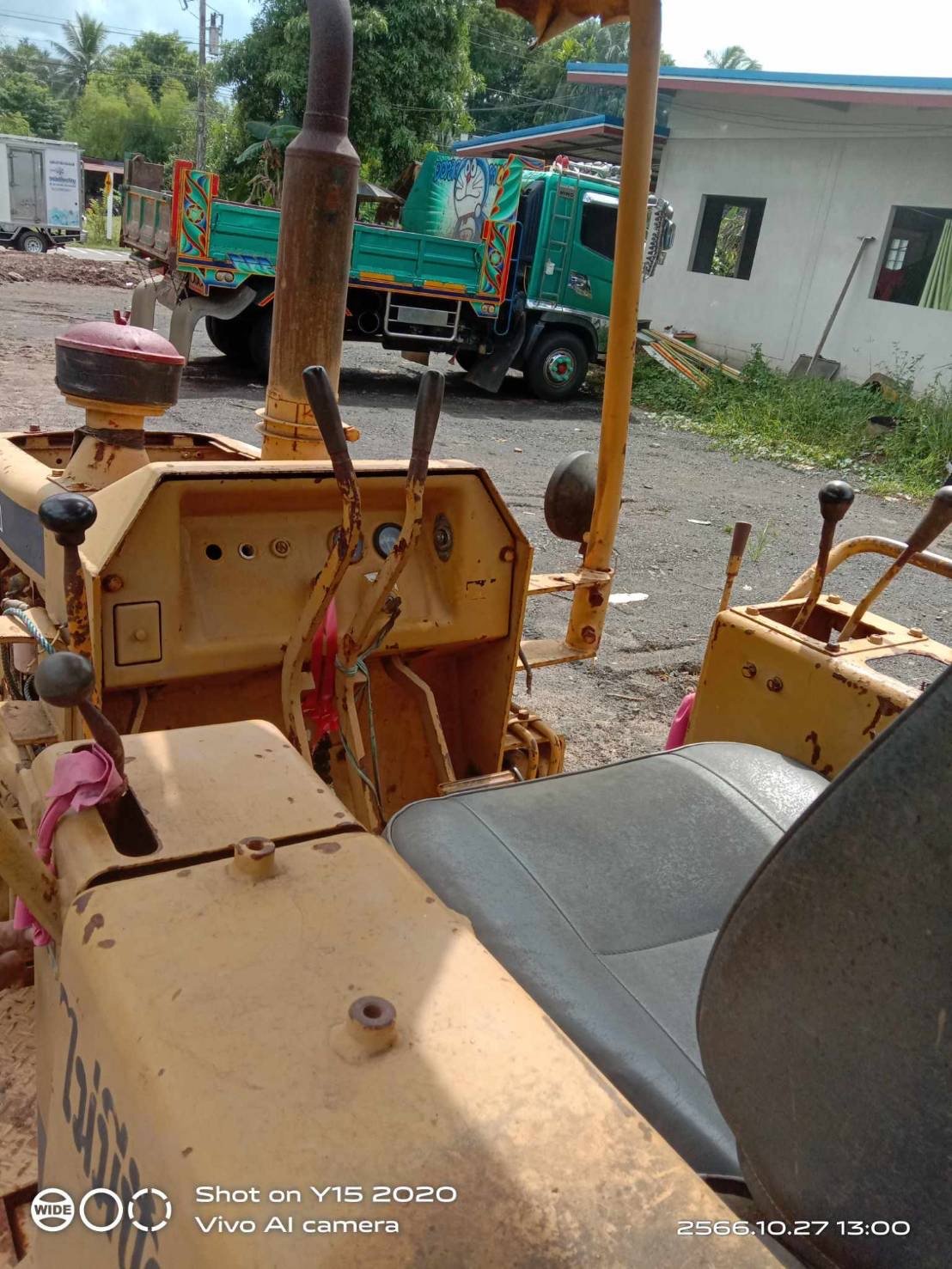 ขายด่วน แทรกเตอร์ komatsu d20a รุ่น 5
