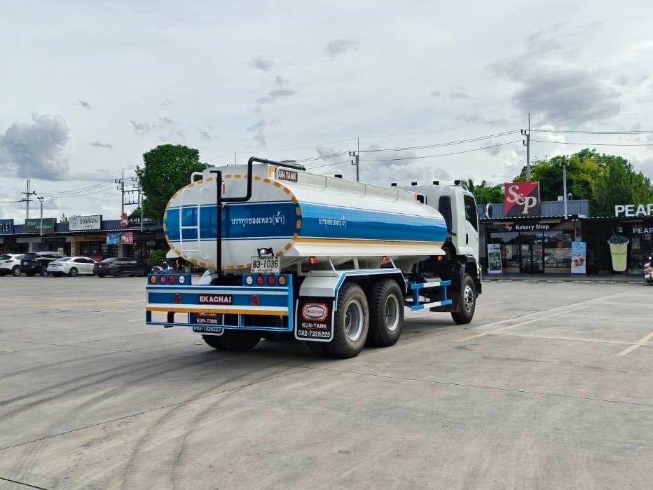 10ล้อบรรทุกน้ำ ISUZU FVZ 240 ปี 2564 ถังนำ้สเปย์ท้าย 2 เพลา 10ล้อบรรทุกน้ำ ISUZU FVZ 240 ปี 2564 ถังนำ้สเปย์ท้าย 2 เพลา