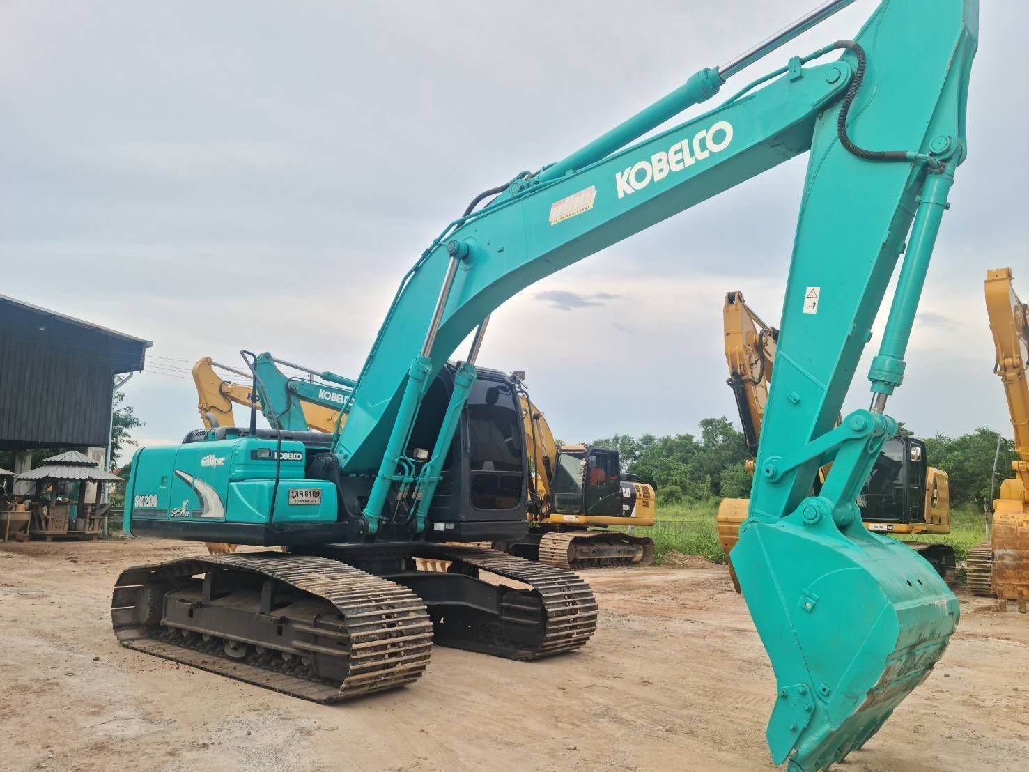 KOBELCO SK200 SUPER XM เฟรมถาด เครี่องปั้มดี KOBELCO SK200 SUPER XM เฟรมถาด เครี่องปั้มดี