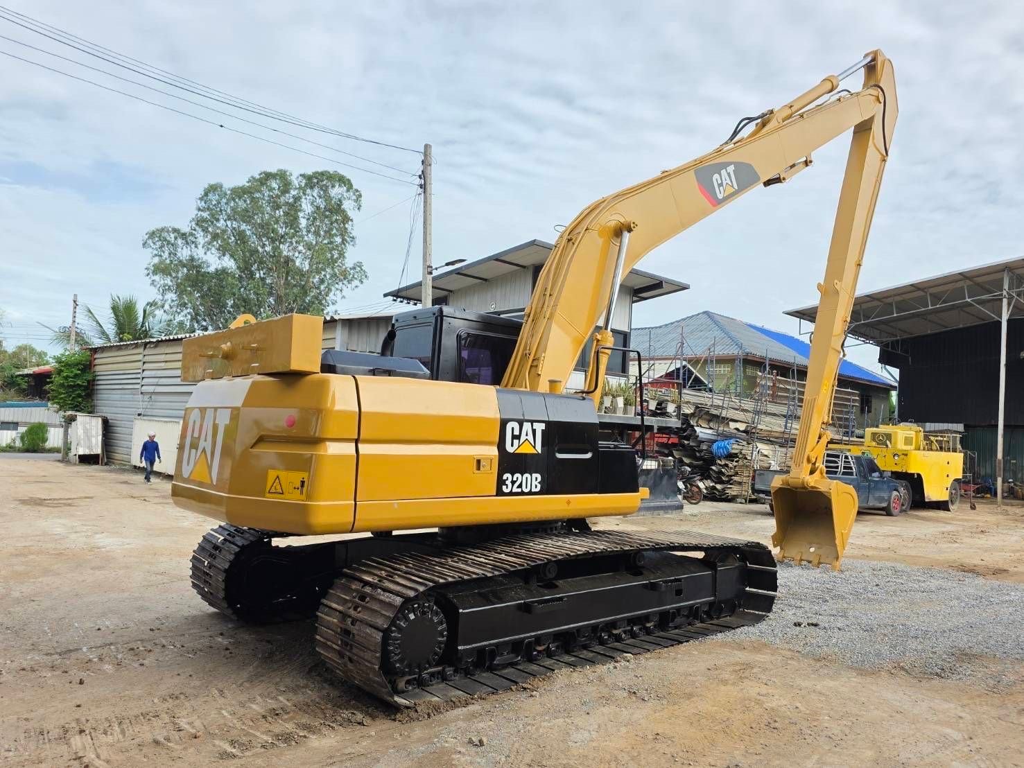 CAT320LC 1KI00342 บูมยาว 16 M.ไฟฟ้าครบ CAT320LC 1KI00342 บูมยาว 16 M.ไฟฟ้าครบ