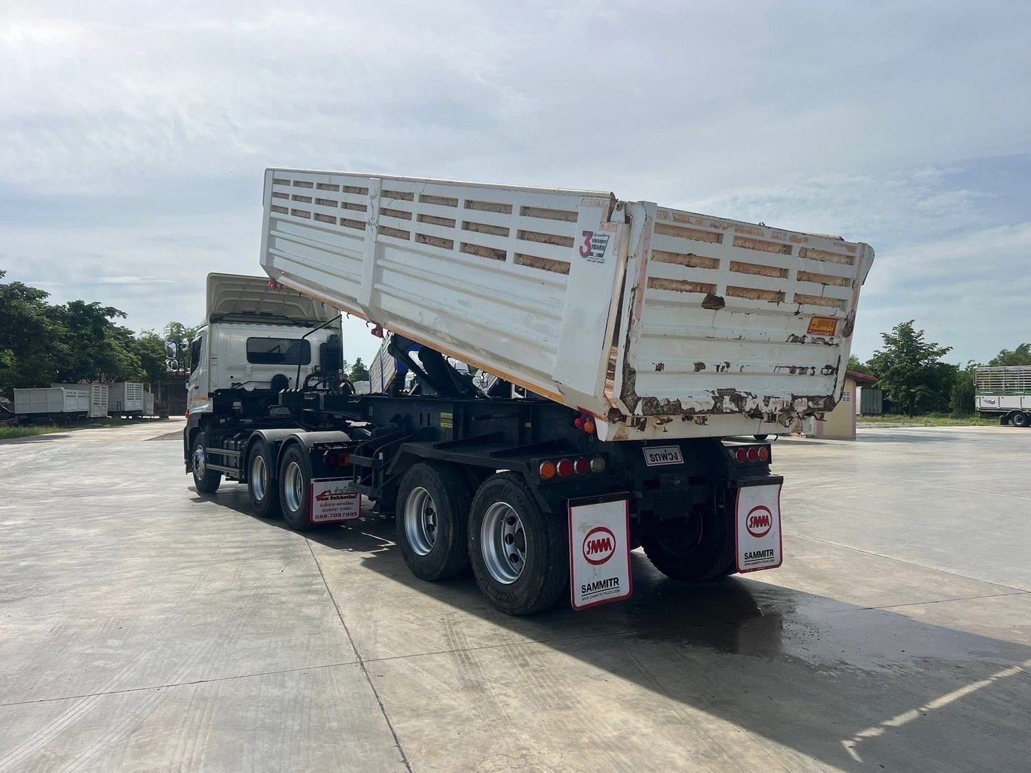 หัวลาก FM1A 344 พร้อมหางเซมิดัมพ์สามมิตร กะบะท้องเรือ สองเพลา หัวลาก FM1A 344 พร้อมหางเซมิดัมพ์สามมิตร กะบะท้องเรือ สองเพลา