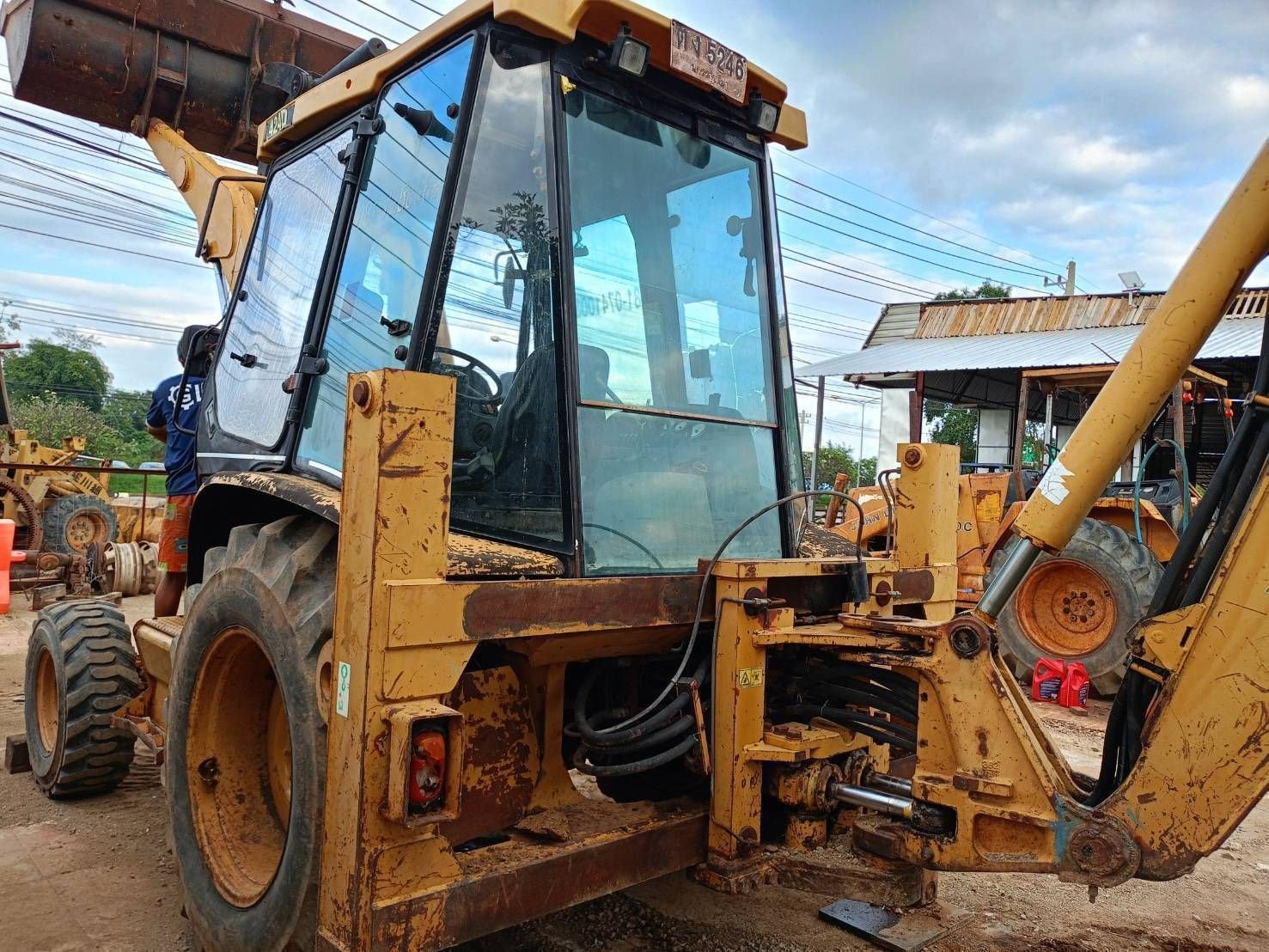 รถตัก CATERPILLAR 424D หน้าตักหลังขุด รถตัก CATERPILLAR 424D หน้าตักหลังขุด