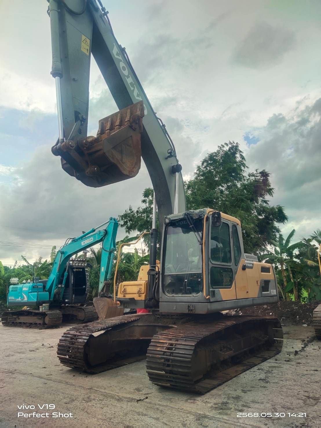 VOLVO EC210D ไมล์ ช.ม 93xx เครื่องดีไม่มีไอ ปั้มดี VOLVO EC210D ไมล์ ช.ม 93xx เครื่องดีไม่มีไอ ปั้มดี
