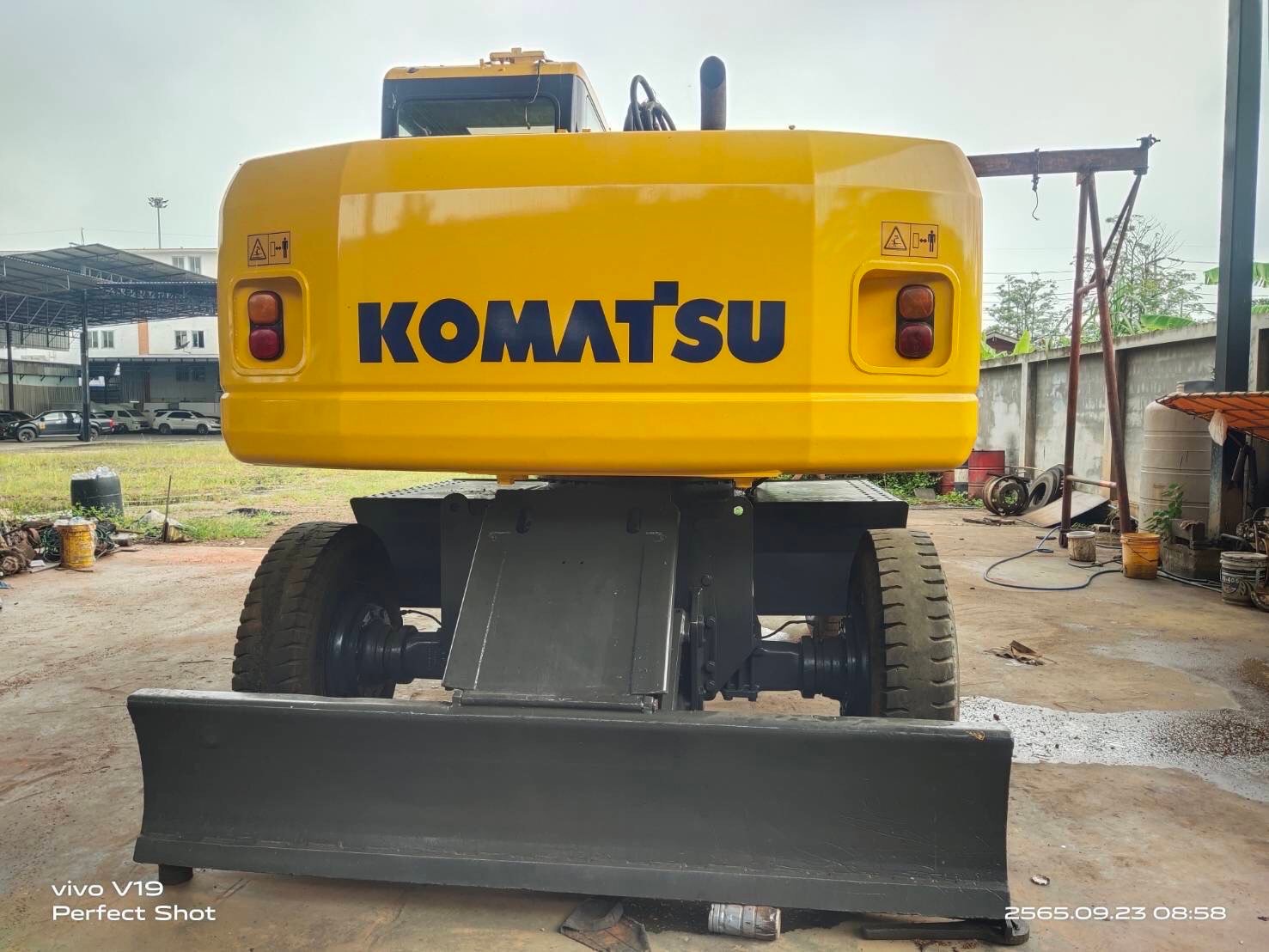 รถแบคโฮล้อยาง
PW160-7 รถแบคโฮล้อยาง
PW160-7