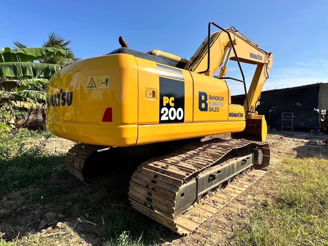 Komatsu PC200-7 ไมล์ 10,000 ซม Komatsu PC200-7 ไมล์ 10,000 ซม