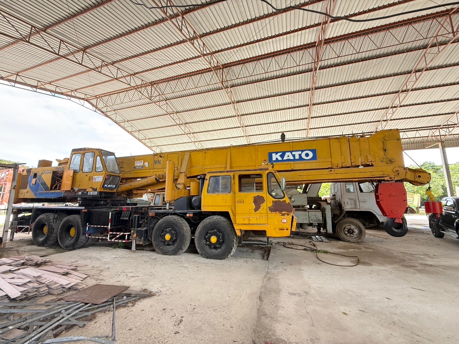 รถเครน KATO. หนัก 80 ตัน