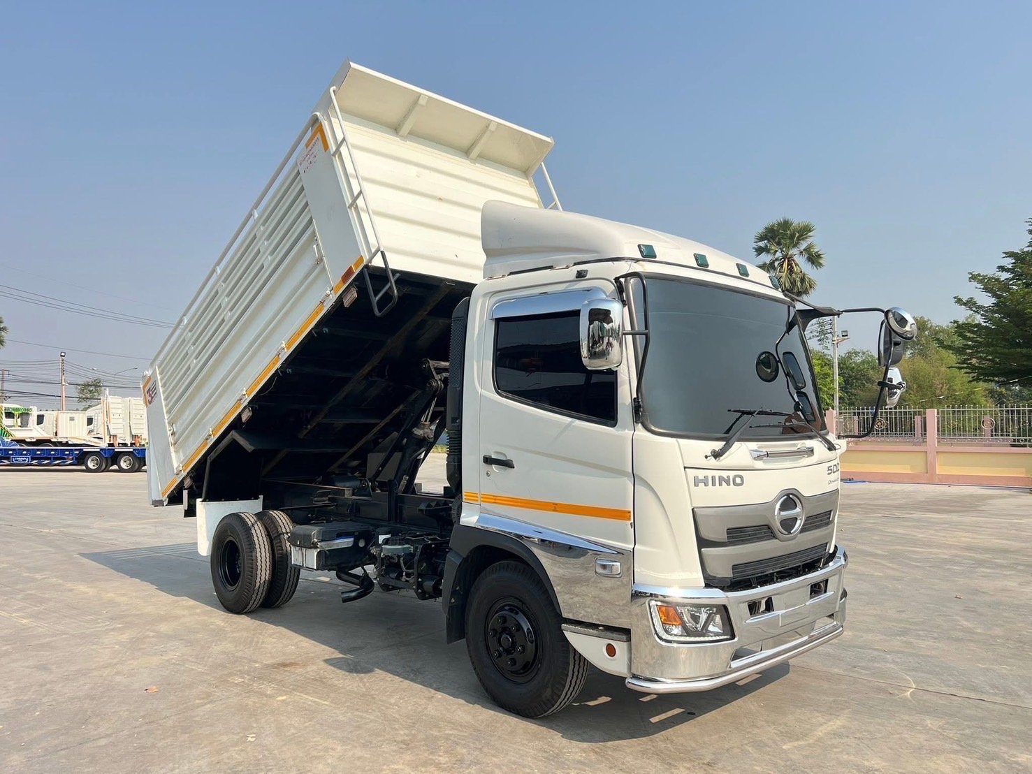 ไมล์ 77,869 กิโล❗️ HINO 175 ดั้มพ์ 3 คิว ยาว 4.00 เมตร ไมล์ 77,869 กิโล❗️ HINO 175 ดั้มพ์ 3 คิว ยาว 4.00 เมตร