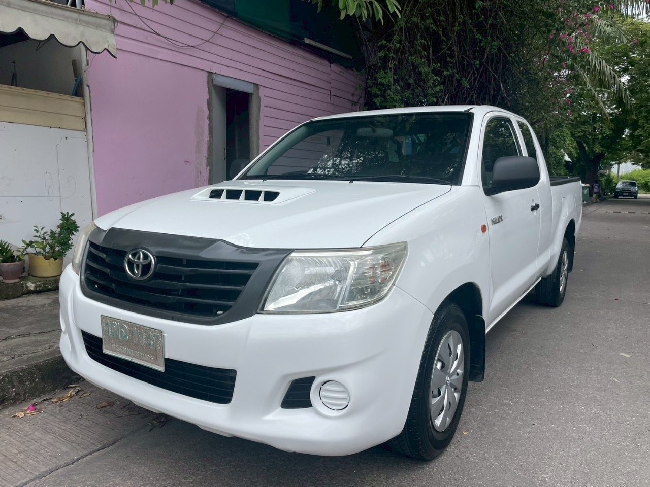 2014 Toyota Vigo 2.5 mt ดีเซล ราคา 189,000.- เอกสารครบ มีนบุรี กทม สอบถาม 0853375537 เอ
