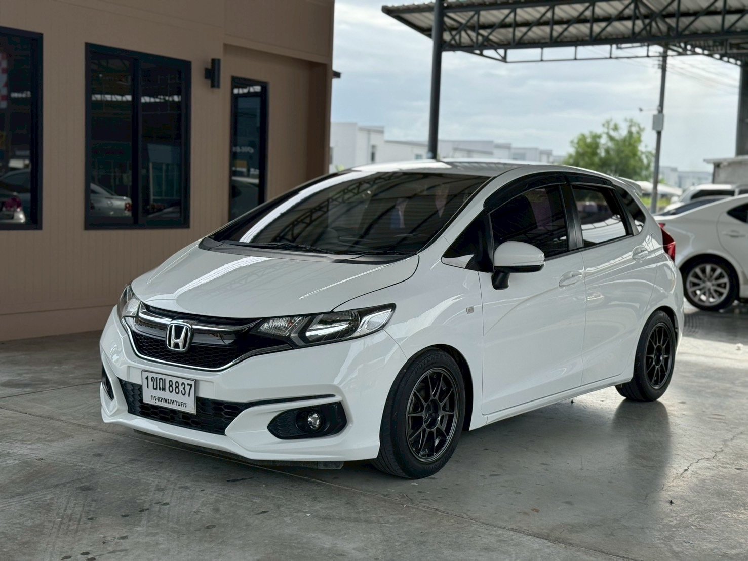 Honda jazz ตัวS สีขาว Y2020 ไมล์ 82,xxx KM