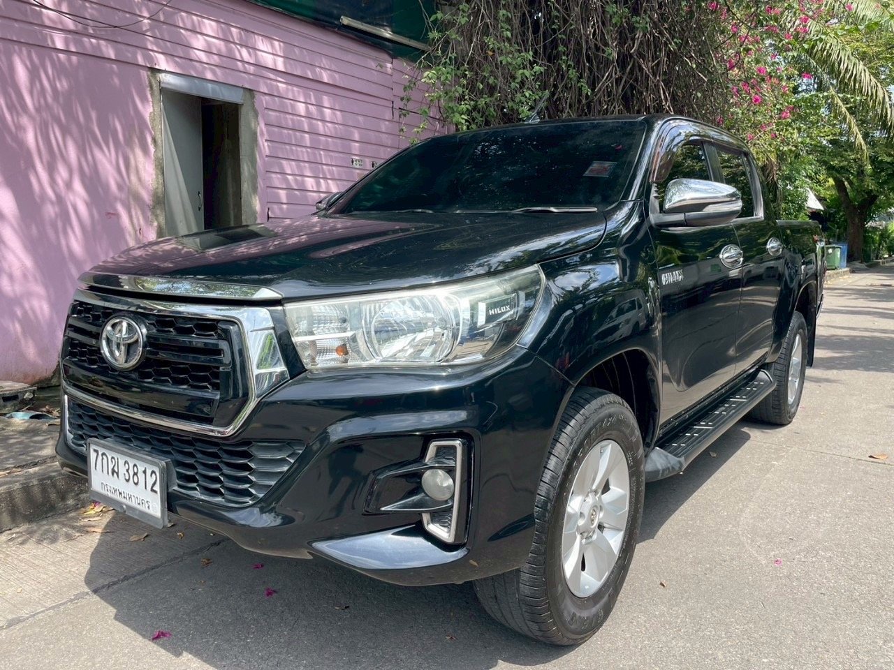 2018 Toyota revo 2.4e mt 4ประตู ยกสูง ราคา 377,000.- เอกสารครบ มีนบุรี กทม 0853375537