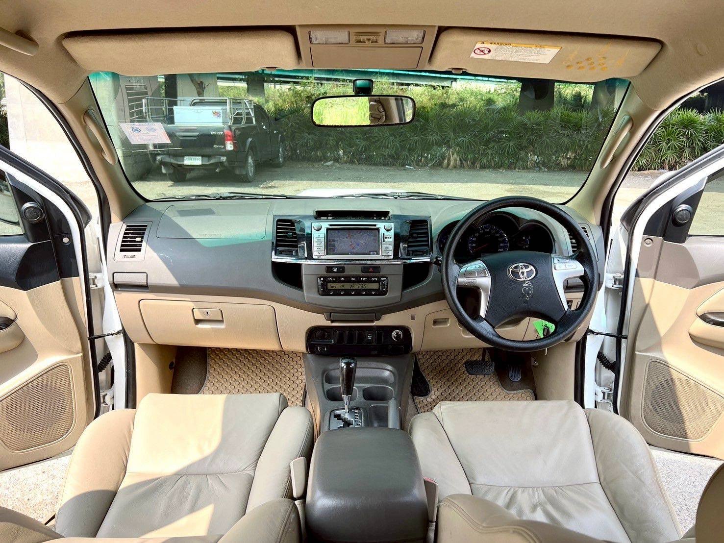มาใหม่ Toyota 
Fortuner 2.5V. AT ปี 2014 vn turbo