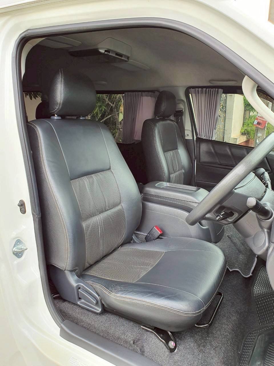 #TOYOTA VENTURY 3.V ปี2017 สีขาว