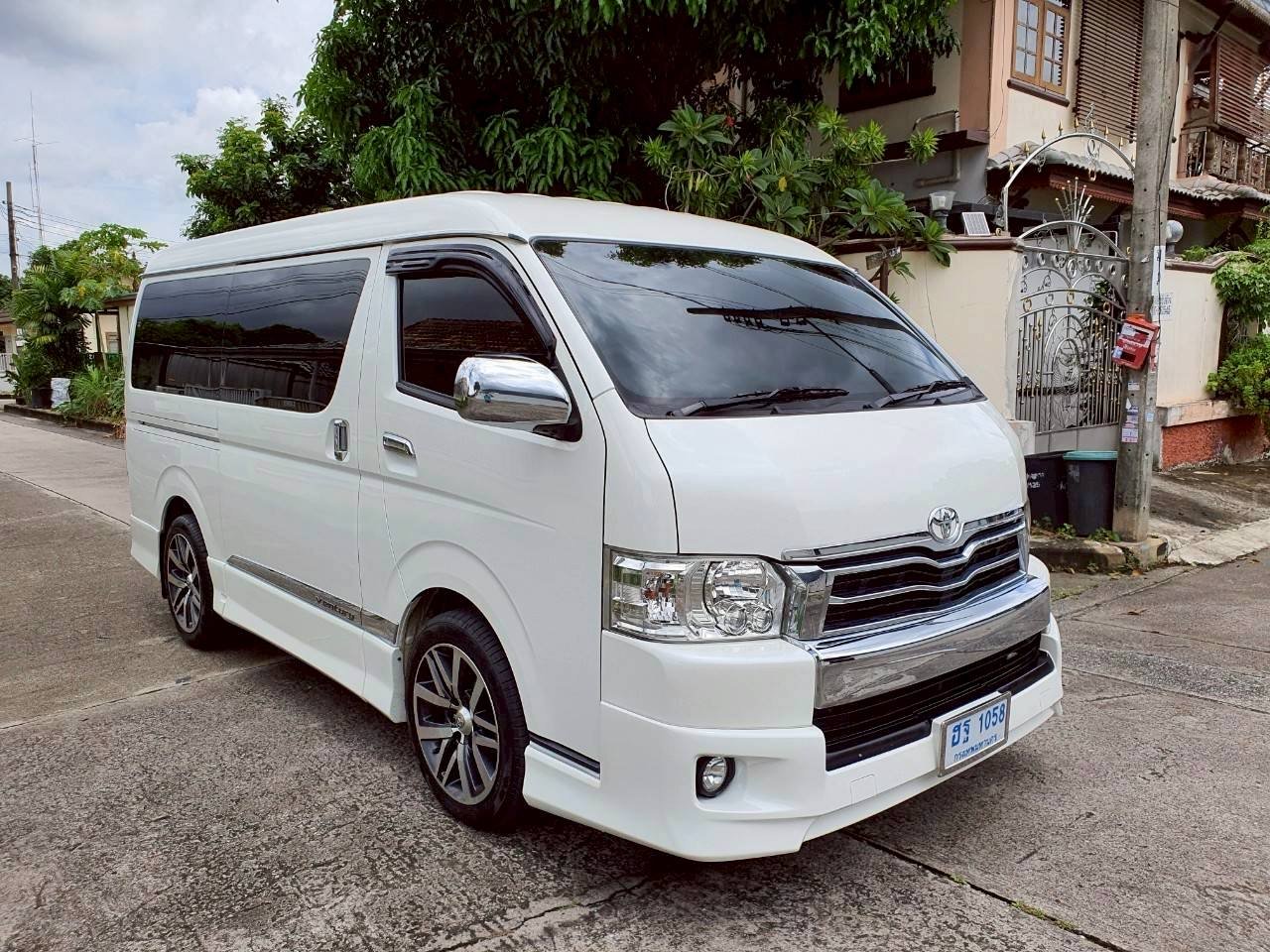 #TOYOTA VENTURY 3.V ปี2017 สีขาว #TOYOTA VENTURY 3.V ปี2017 สีขาว