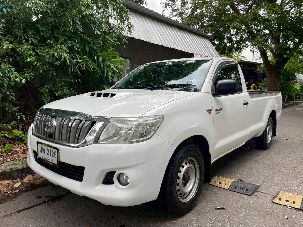 2015 Toyota Vigo 2.5 vnturbo. mt ขาย 199,000.- เอกสารครบ สอบถาม 0853375537