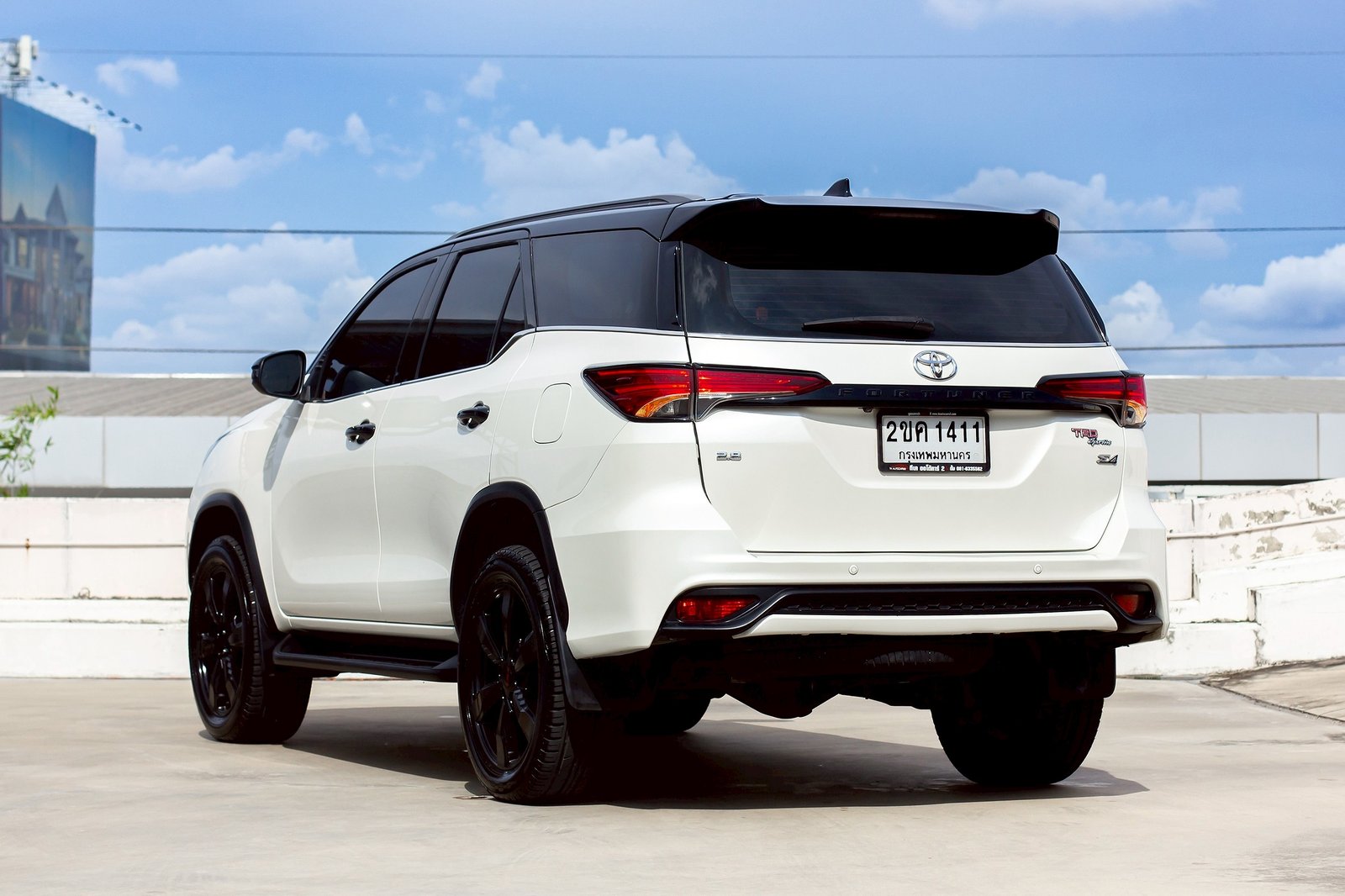 2017 Toyo Fortuner 2.8 at TRD.