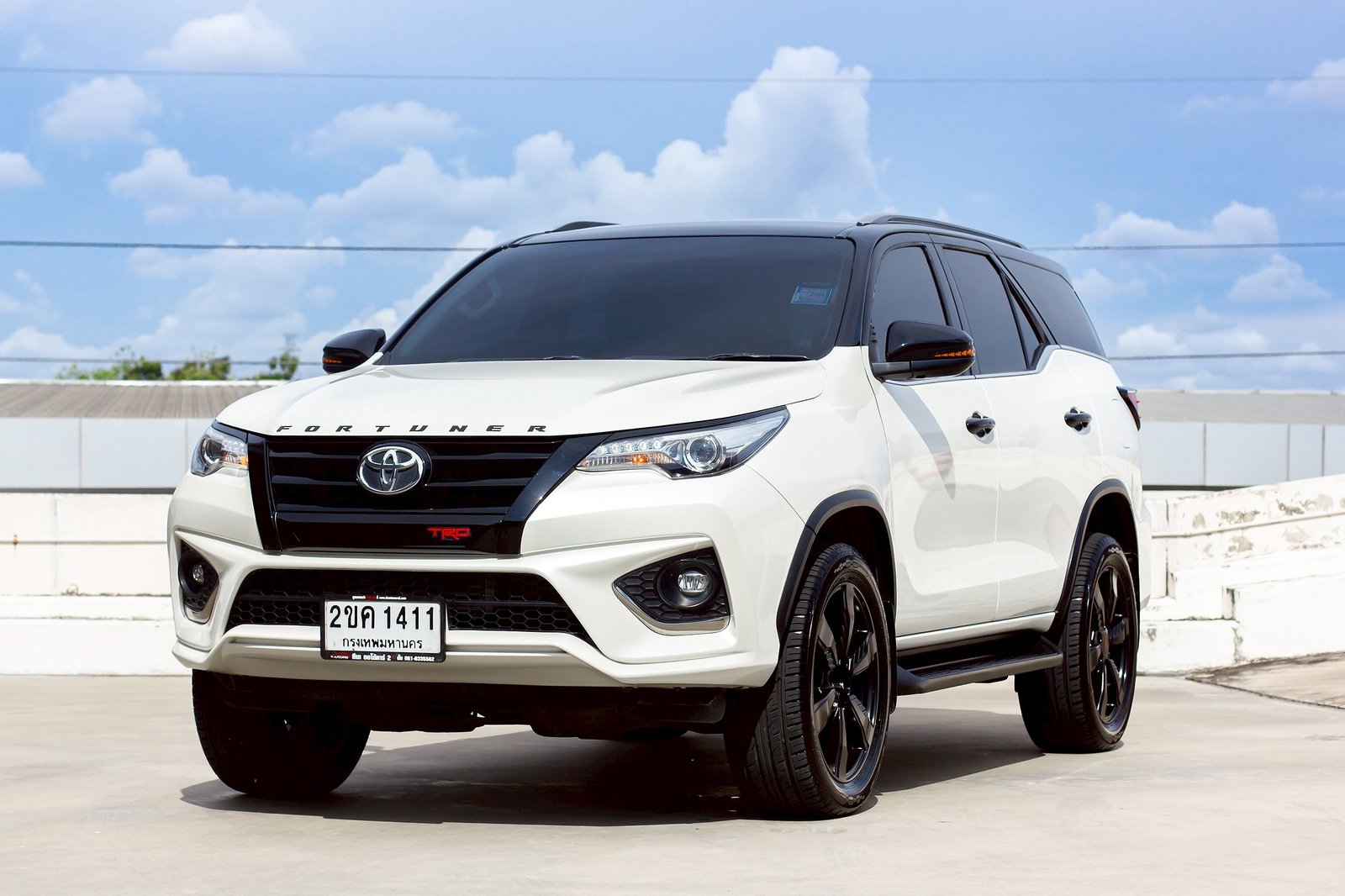 2017 Toyo Fortuner 2.8 at TRD.